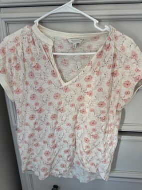 Lucky Brand Cream Short-Sleeve V-Neck Tee with Pink Floral Print